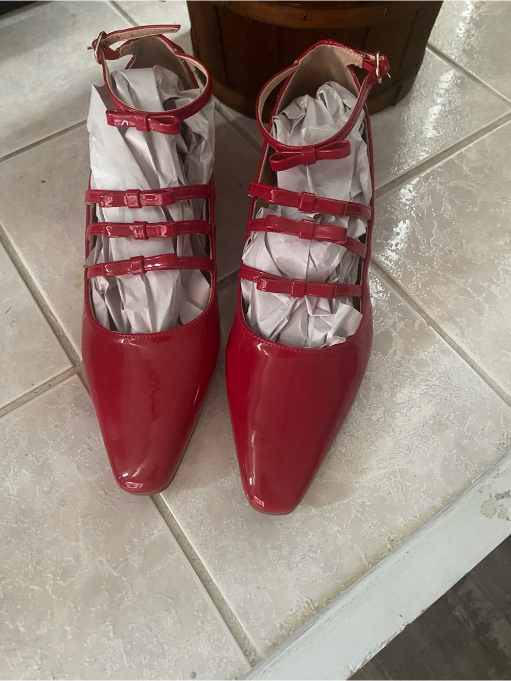 Unique Vintage Women’s Red Patent Pointed-Toe Mary Jane Flats with Strappy Bows